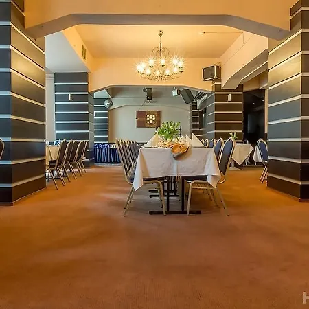 212 2* Varsó